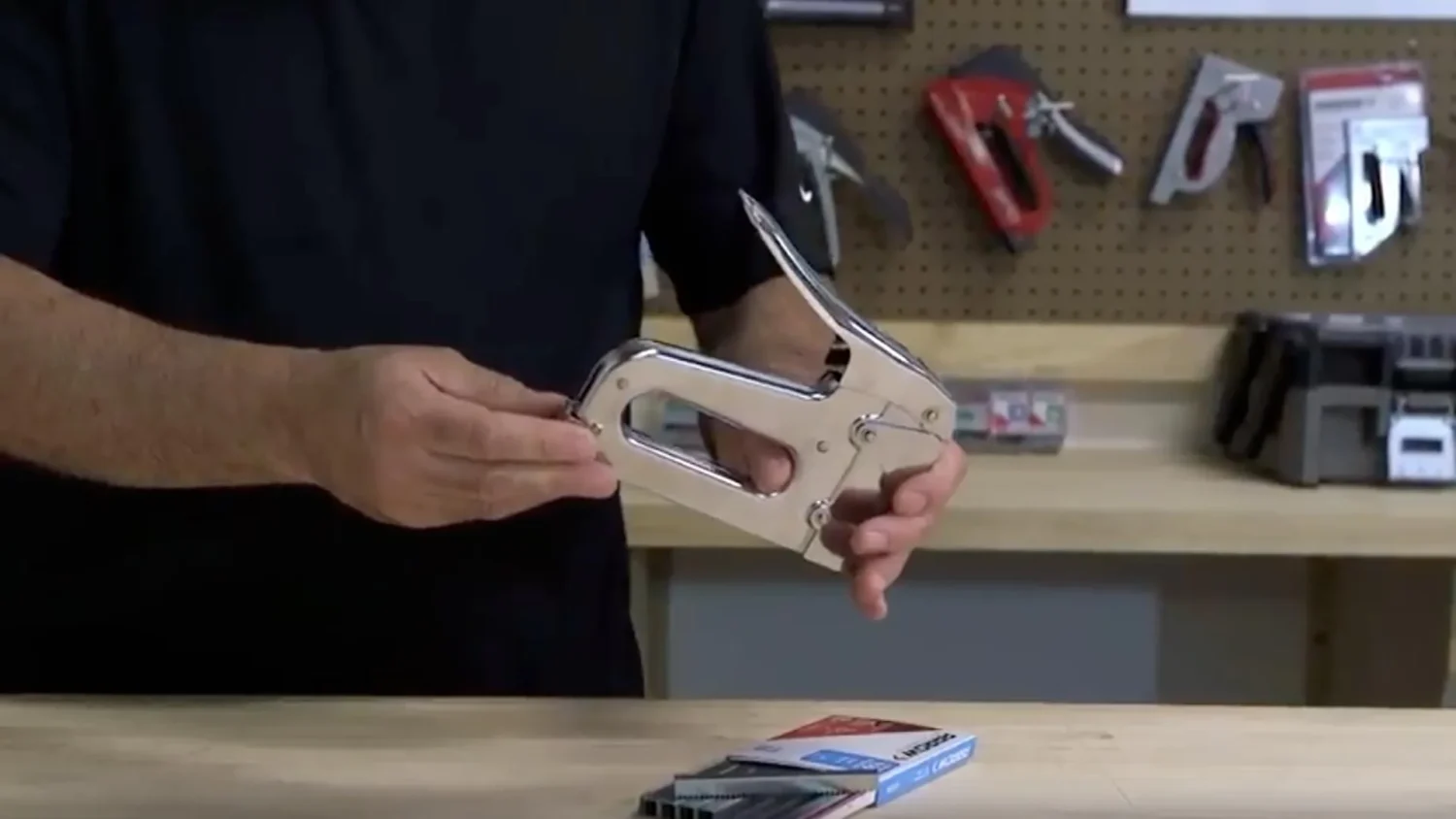 agrafeuse-manuelle-bricoloc-2