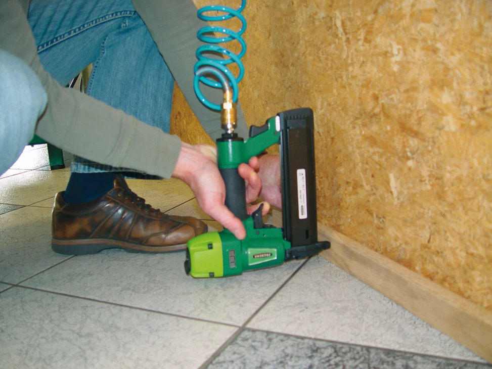 agrafeuse-pneumatique-15-40-mm-bricoloc-2